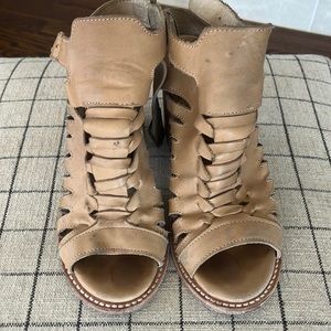 Free bird braided leather sandal